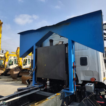iveco-trakker-500-8x4-kipper-26-000km