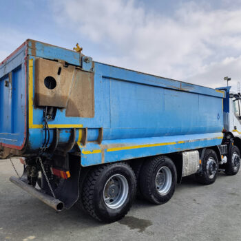 iveco-trakker-500-8x4-kipper-26-000km