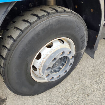 iveco-trakker-500-8x4-kipper-26-000km