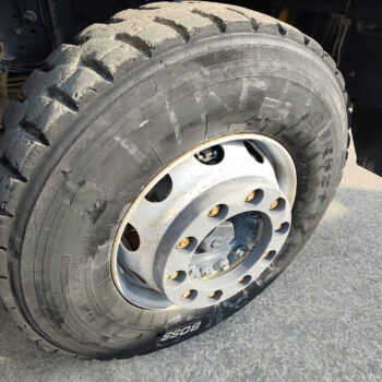 iveco-trakker-500-8x4-kipper-26-000km