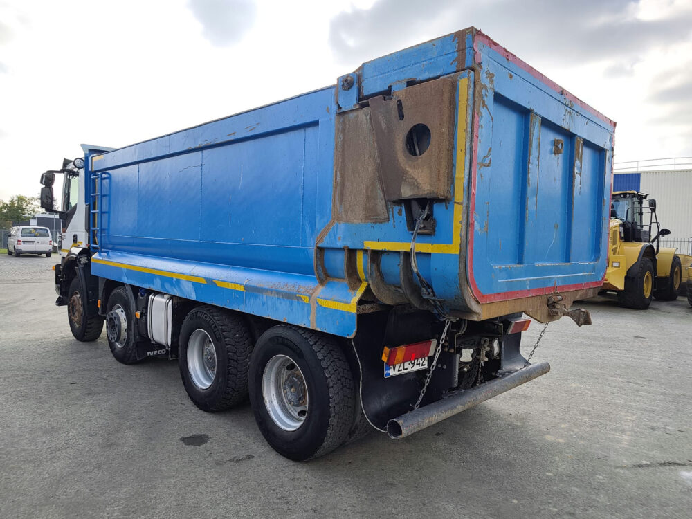 iveco-trakker-500-8x4-kipper-26-000km