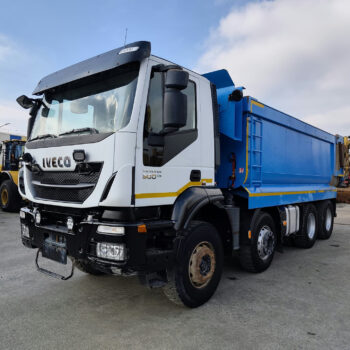 iveco-trakker-500-8x4-kipper-26-000km