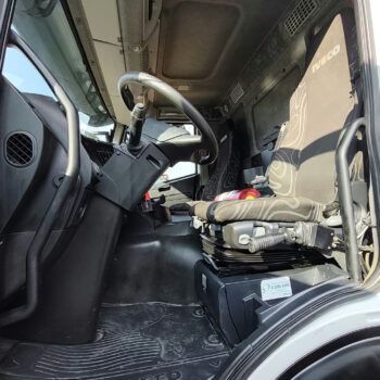 iveco-trakker-500-8x4-kipper-26-000km