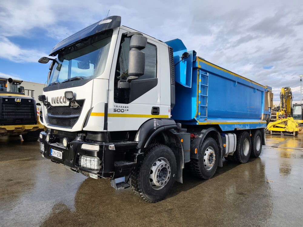 iveco-trakker-500-8x4-kipper-26-000km-6