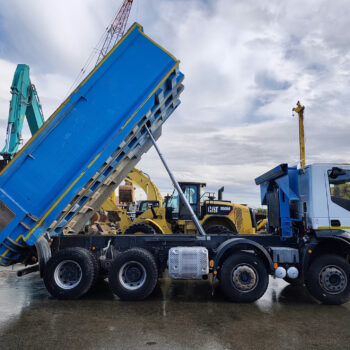 iveco-trakker-500-8x4-kipper-26-000km-6