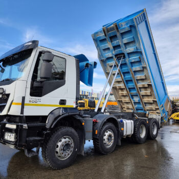 iveco-trakker-500-8x4-kipper-26-000km-6