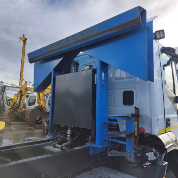 iveco-trakker-500-8x4-kipper-26-000km-6