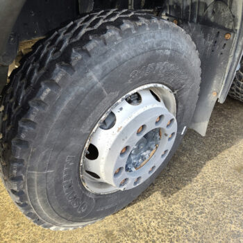 iveco-trakker-500-8x4-kipper-26-000km-6