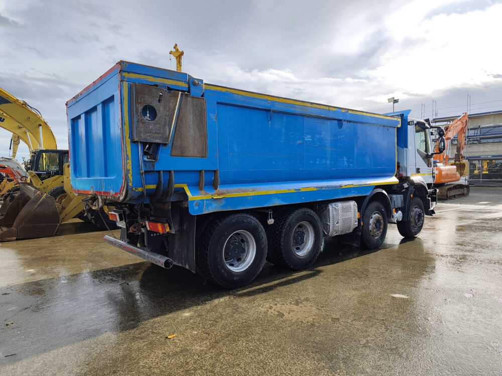iveco-trakker-500-8x4-kipper-26-000km-6
