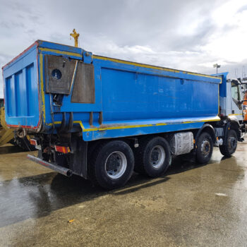 iveco-trakker-500-8x4-kipper-26-000km-6