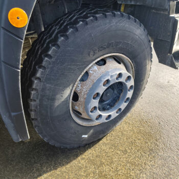 iveco-trakker-500-8x4-kipper-26-000km-6