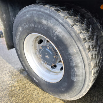 iveco-trakker-500-8x4-kipper-26-000km-6