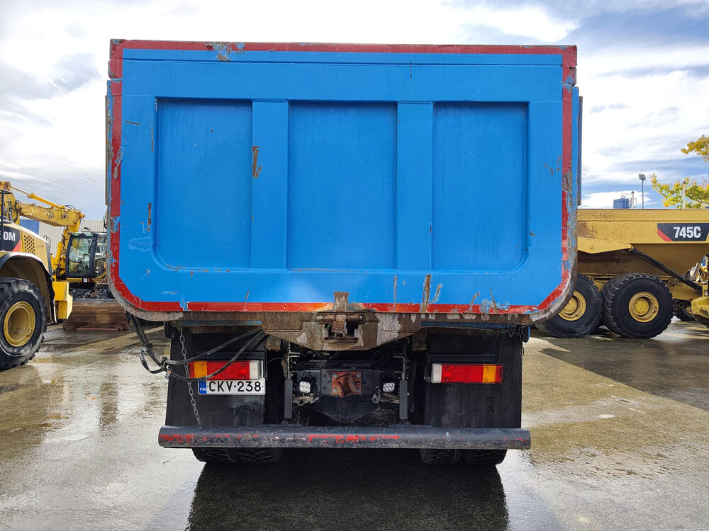 iveco-trakker-500-8x4-kipper-26-000km-6