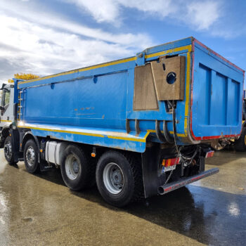 iveco-trakker-500-8x4-kipper-26-000km-6