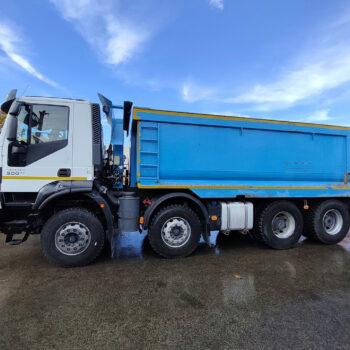 iveco-trakker-500-8x4-kipper-26-000km-6