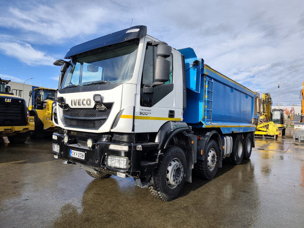 iveco-trakker-500-8x4-kipper-26-000km-6