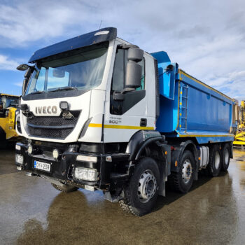iveco-trakker-500-8x4-kipper-26-000km-6
