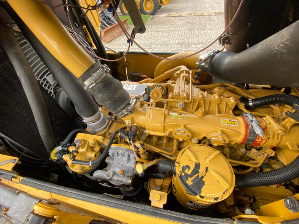 caterpillar-d6n-xl-bulldozer