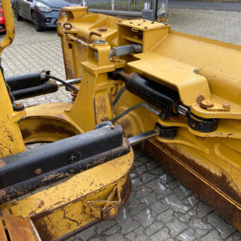caterpillar-d6n-xl-bulldozer