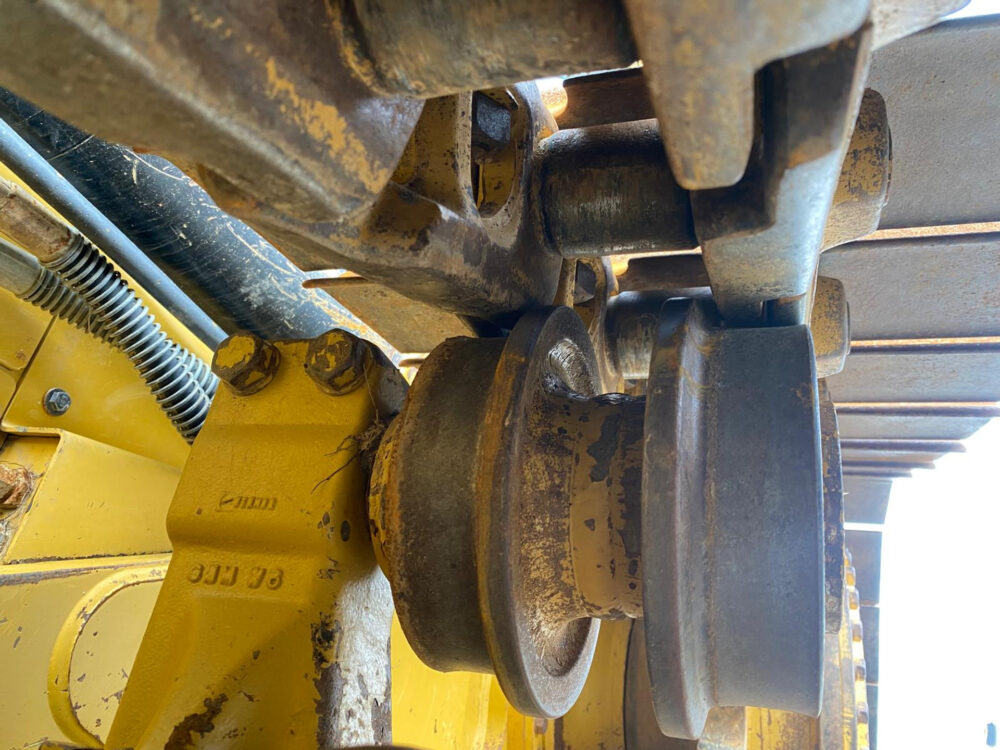 caterpillar-d6n-xl-bulldozer