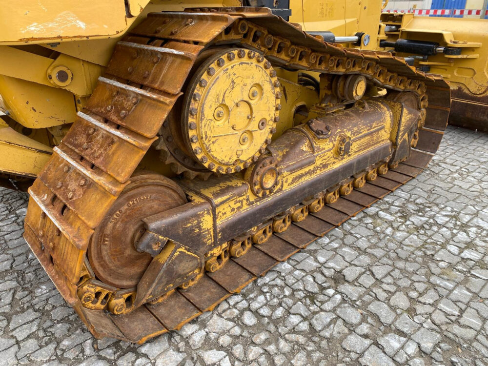 caterpillar-d6n-xl-bulldozer