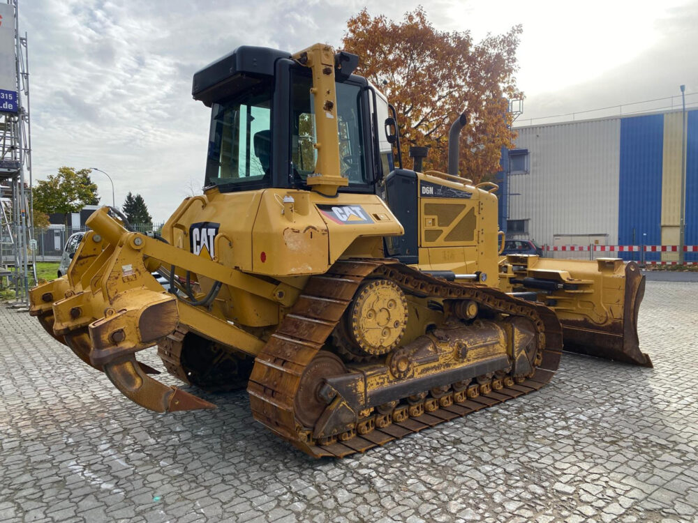 caterpillar-d6n-xl-bulldozer