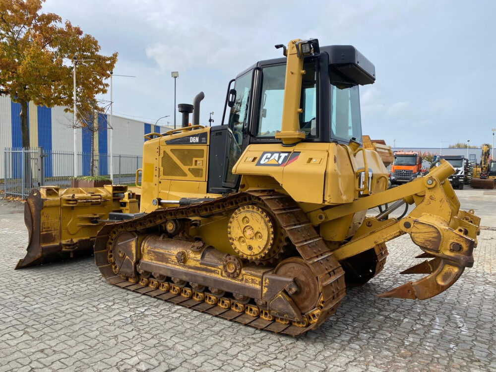 caterpillar-d6n-xl-bulldozer