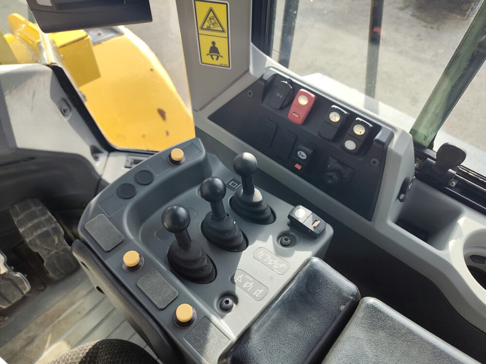 caterpillar-950-m-wiellader-2
